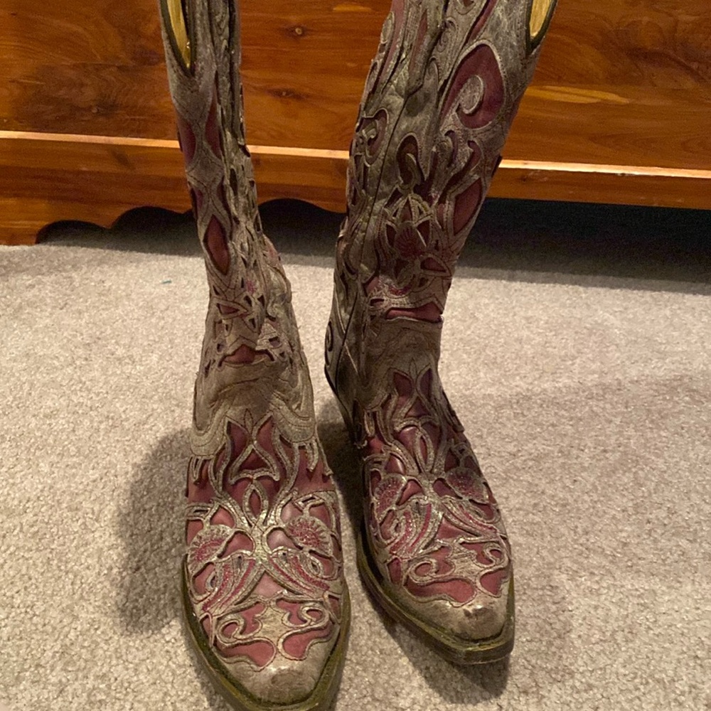 Corral inlay cowboy boots